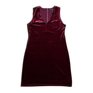White House Black Market Women's Velvet Sleeveless Cocktail Dress in Berry